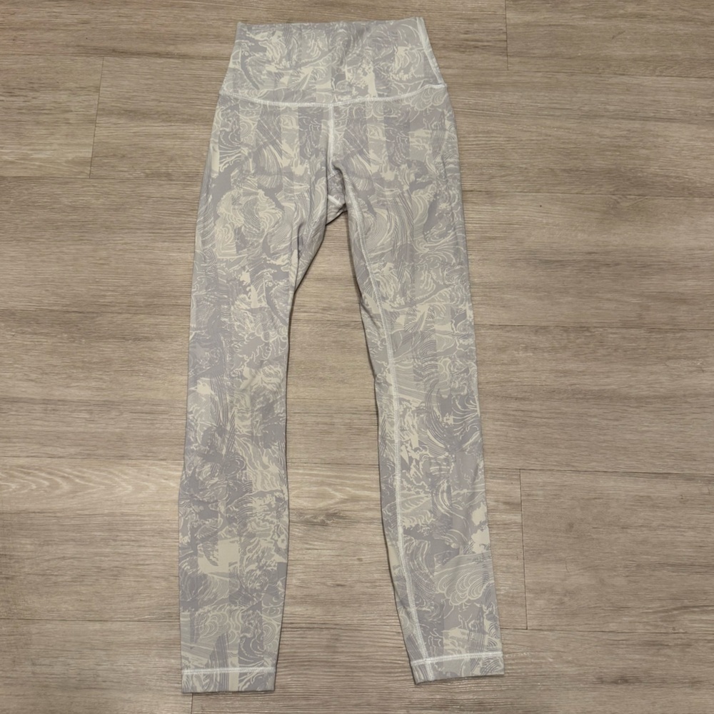 Lululemon Wunder Under White Leggings 28’ - Picture 2 of 4